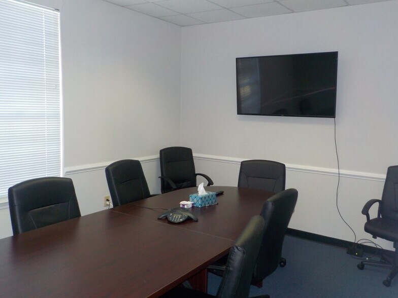 More Photos Of 125 Plantation Centre Dr S, Macon-Bibb Office For Lease