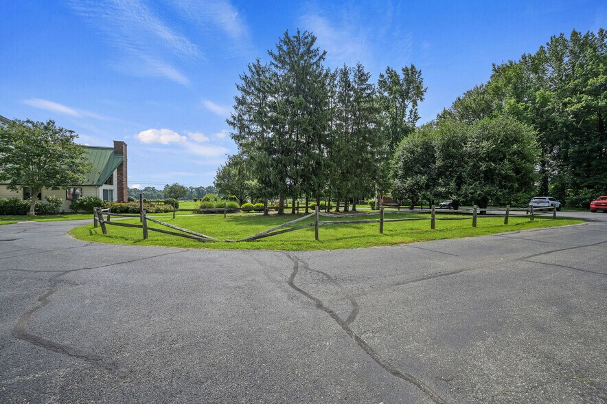 More Photos Of 9155 Campbell Ln, Bridgeville Office For Sale