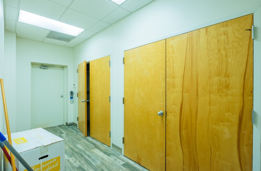 More Photos Of 663 Pennsylvania Ave, Elizabeth Warehouse For Lease