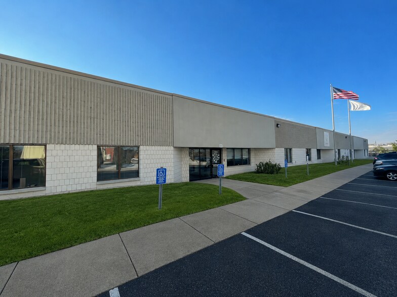 Primary Photo Of 1260 Red Fox Rd, Arden Hills Light Manufacturing For Sale