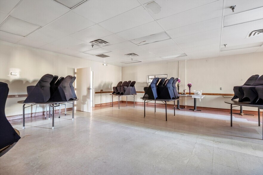 More Photos Of 1215 NE 34th St, Oklahoma City Assisted Living For Sale