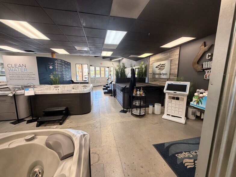More Photos Of 22900-22924 Los Alisos Blvd, Mission Viejo Unknown For Lease