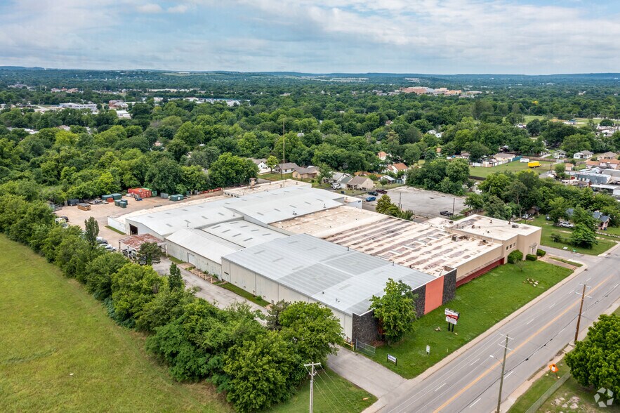 Primary Photo Of 1224 N Lewis Ave, Tulsa Manufacturing For Lease