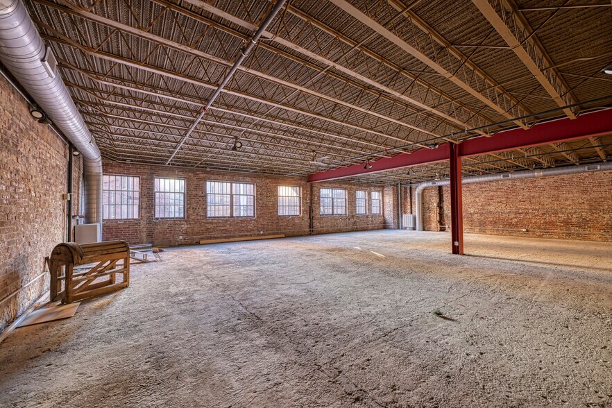 More Photos Of 237-245 Broad St, Kingsport Storefront For Sale