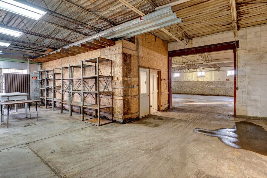 More Photos Of 504 Airport Rd, Crane Warehouse For Sale