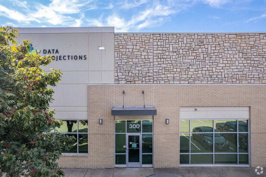 More Photos Of 645 E State Highway 121, Coppell Unknown For Lease