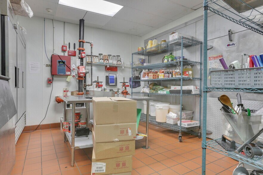 More Photos Of 1122 Hebron Rd, Heath Restaurant For Sale