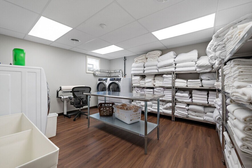 More Photos Of 1442 Coraopolis Heights Rd, Moon Township Hospitality For Sale