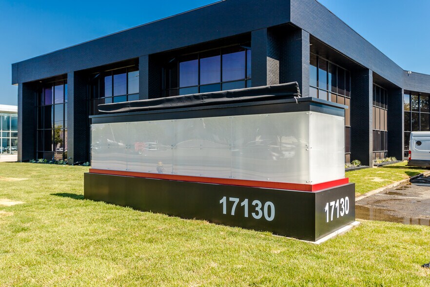 Primary Photo Of 17130 N Dallas Pky, Dallas Office For Sale
