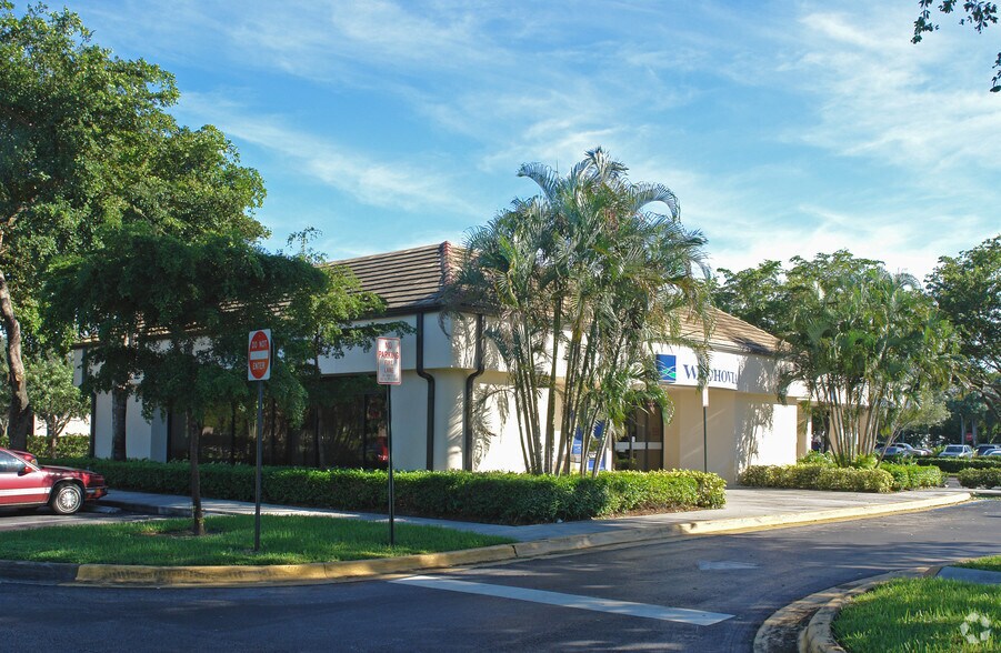 More Photos Of 1790 N Pine Island Rd, Fort Lauderdale General Retail For Sale