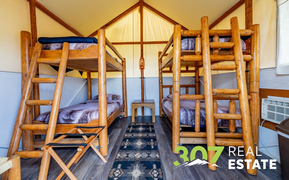 More Photos Of 30 Nielson Trl, Cody Hospitality For Sale