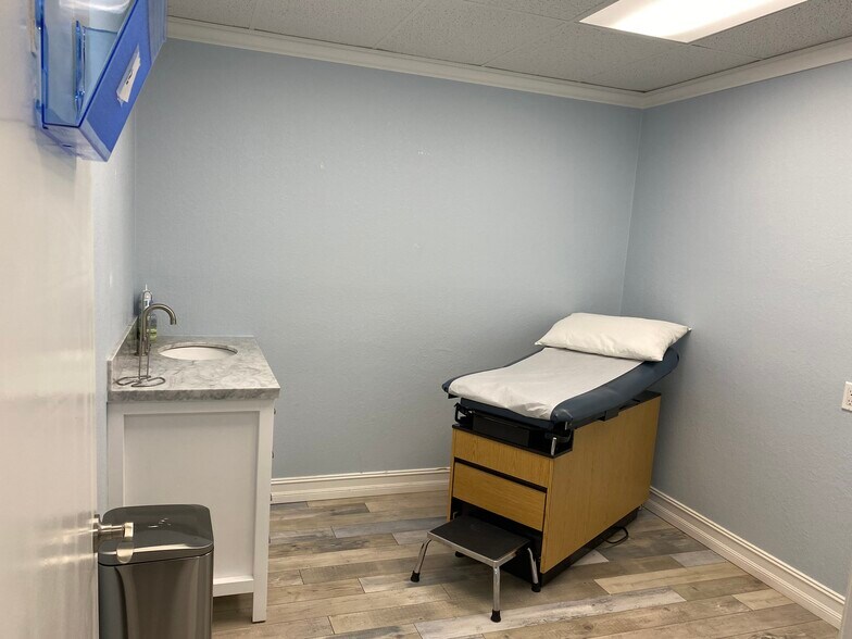 More Photos Of 6449 38th Ave, Saint Petersburg Medical For Lease