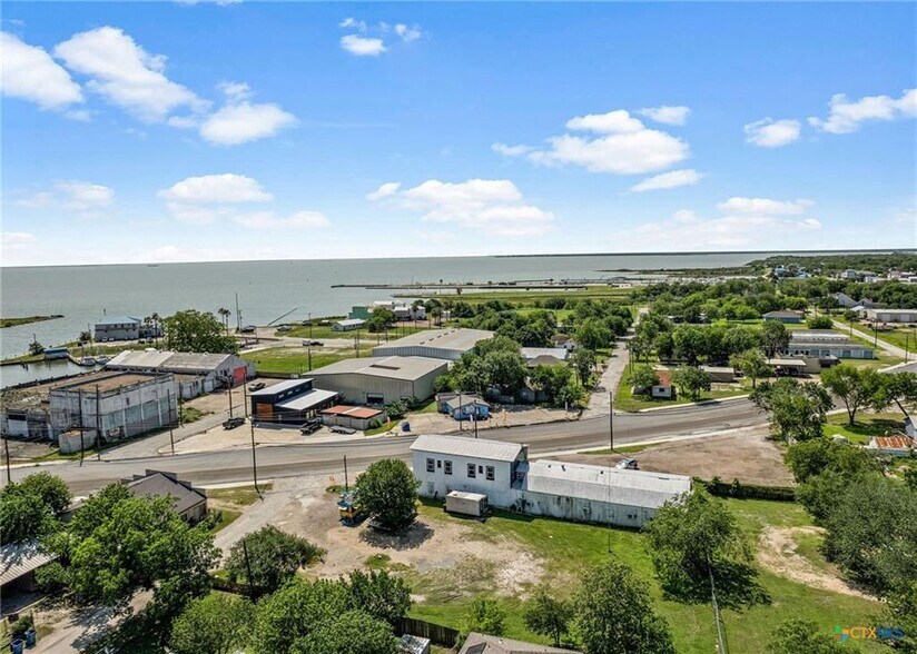 More Photos Of 619 Broadway St, Port Lavaca Restaurant For Sale