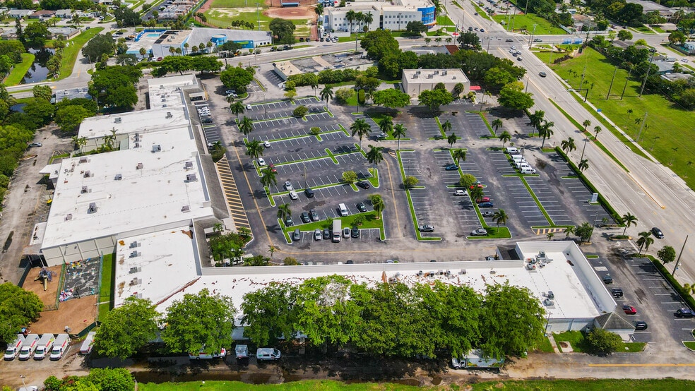 More Photos Of 941 Kimberly Blvd, North Lauderdale Unknown For Lease