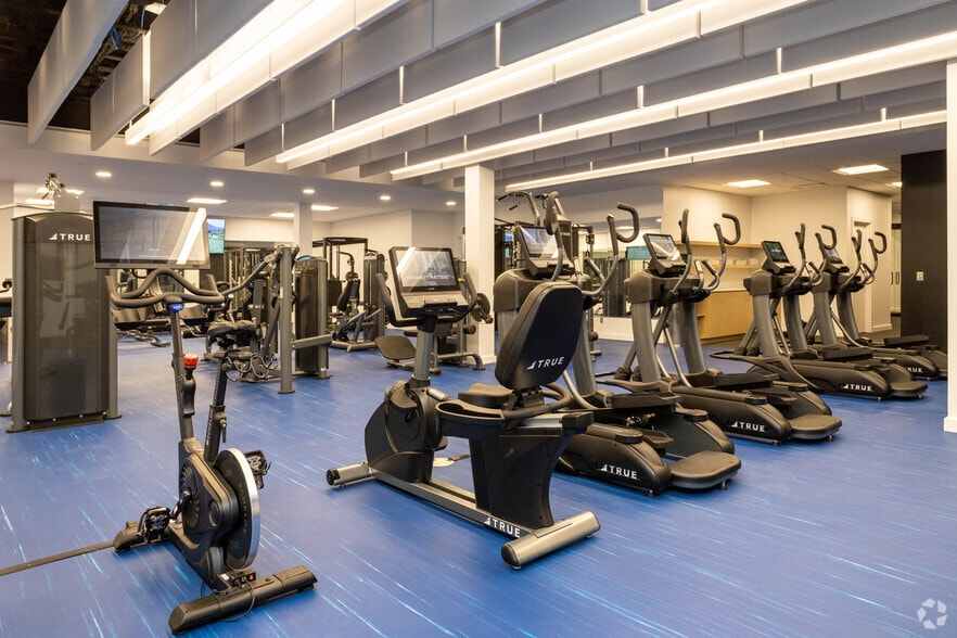 More Photos Of 3555 Farnam, Omaha Office For Lease