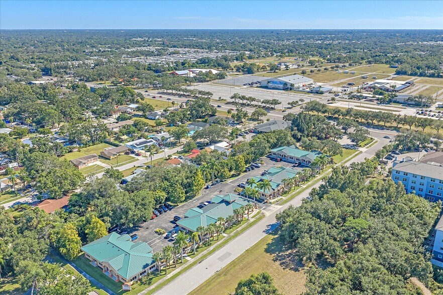 More Photos Of 202 N Rhodes Ave, Sarasota Office For Sale