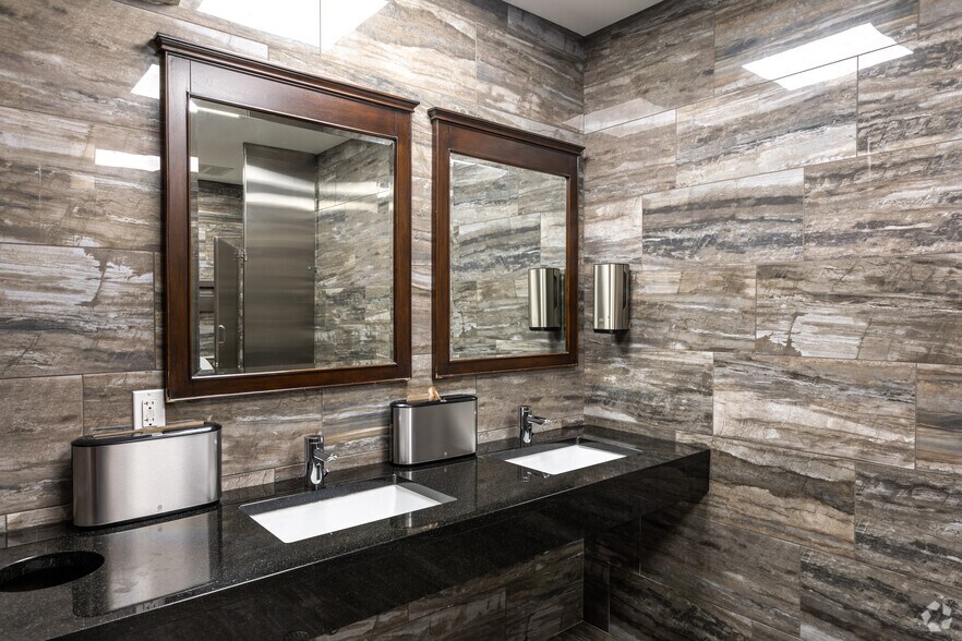 More Photos Of 127 Washington Ave, North Haven Unknown For Lease