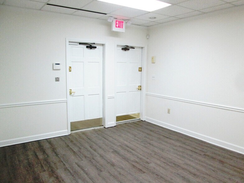 More Photos Of 3867 Holcomb Bridge Rd, Peachtree Corners Office For Lease