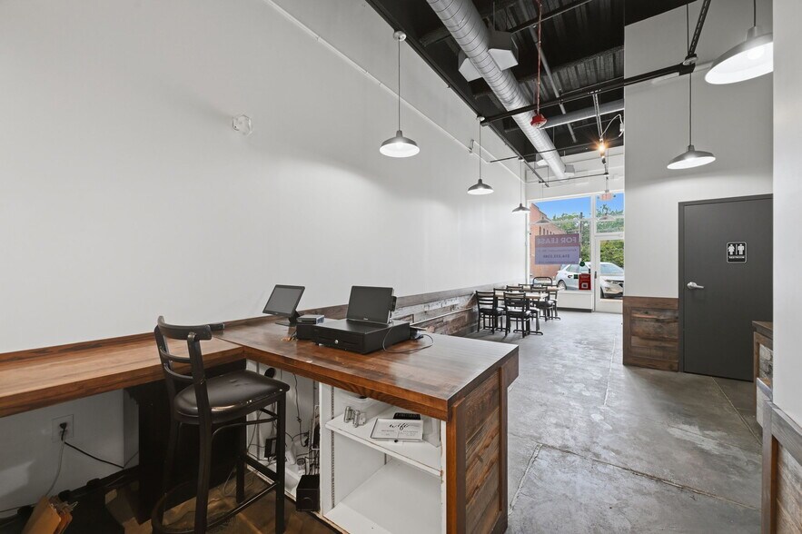 More Photos Of 98-118 Front St, Berea Dormitory For Lease