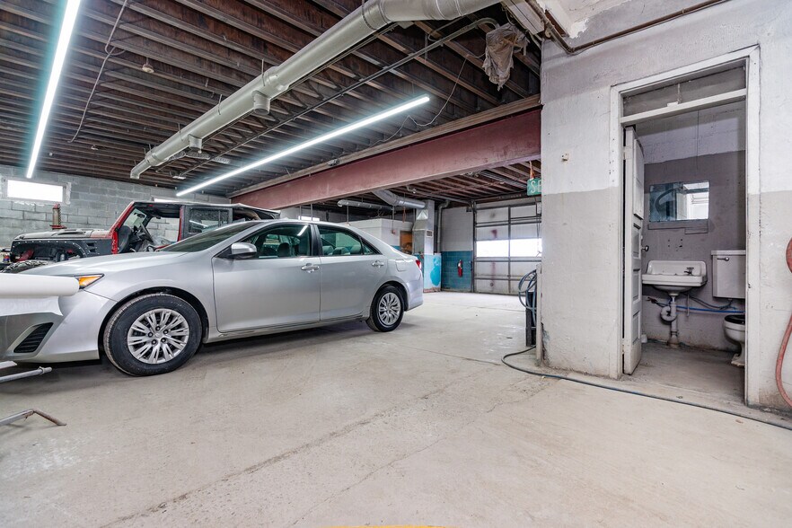 More Photos Of 1220 Broad St, Central Falls Auto Repair For Sale