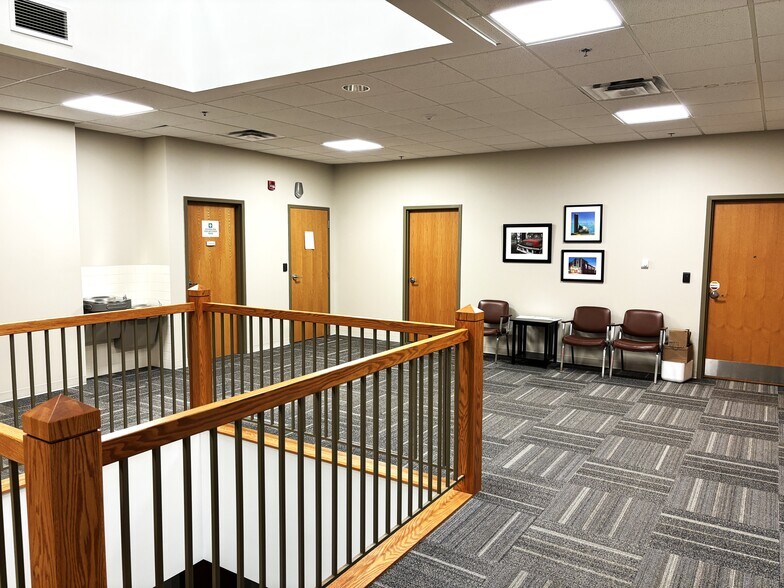 More Photos Of 510 W Adams St, Plymouth Medical For Lease