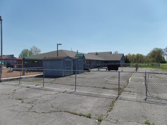 More Photos Of 206 Rushing Dr, Herrin General Retail For Sale