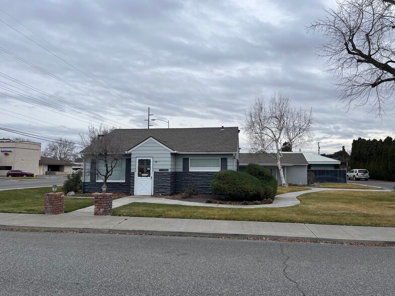 More Photos Of 27 N Morain St, Kennewick Office For Sale