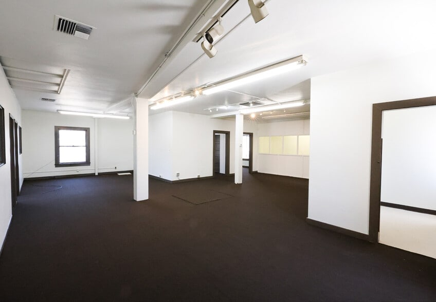 More Photos Of 1760 E 15th St, Los Angeles Warehouse For Sale