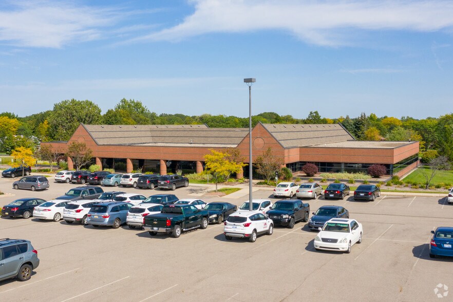 Primary Photo Of 3355 Eagle Park Dr NE, Grand Rapids Medical For Sale