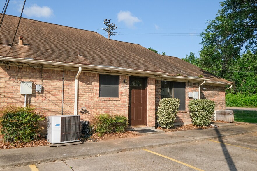 More Photos Of 115 N Dixie Dr, Lake Jackson Office For Lease