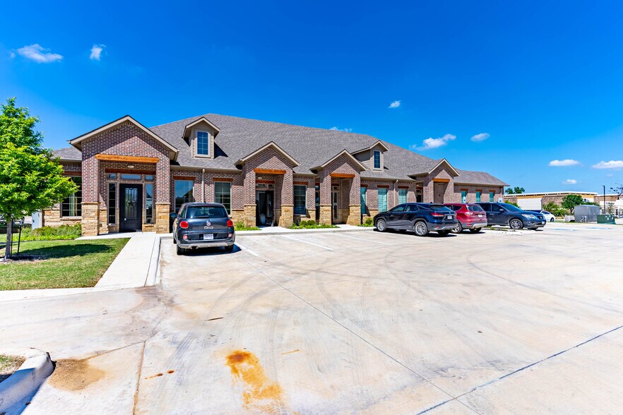 More Photos Of 3909 Long Prairie Rd, Flower Mound Medical For Lease