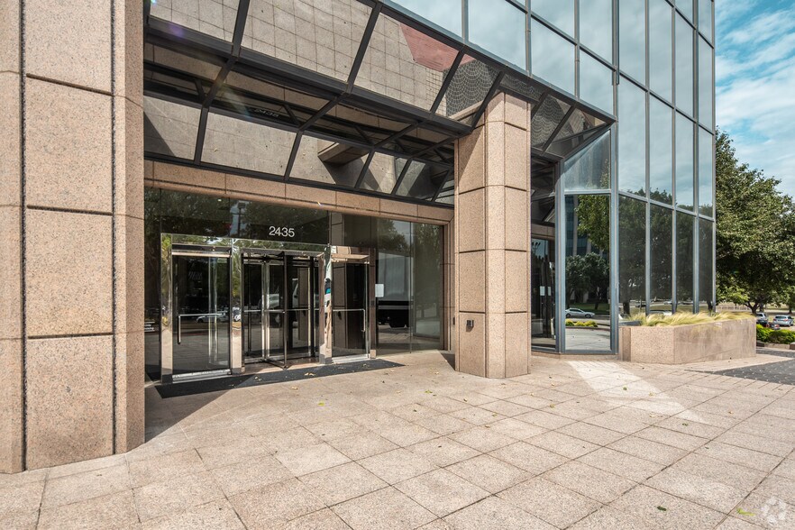 More Photos Of 2435 N Central Expy, Richardson Loft Creative Space For Lease