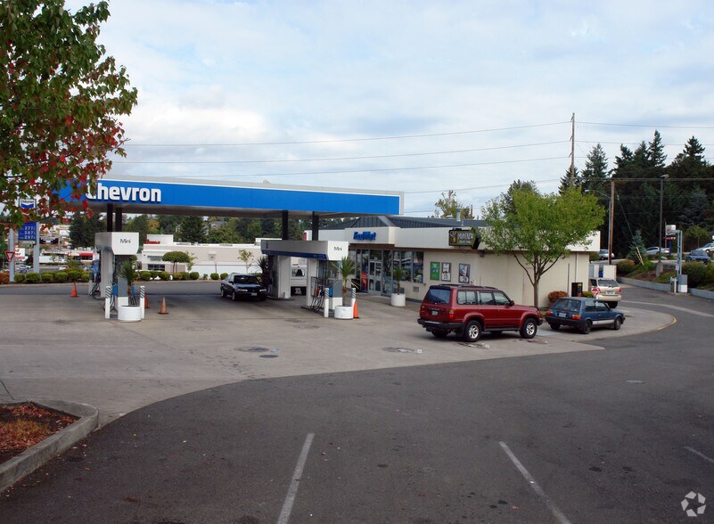 More Photos Of 3514 Commercial St SE, Salem Service Station For Lease