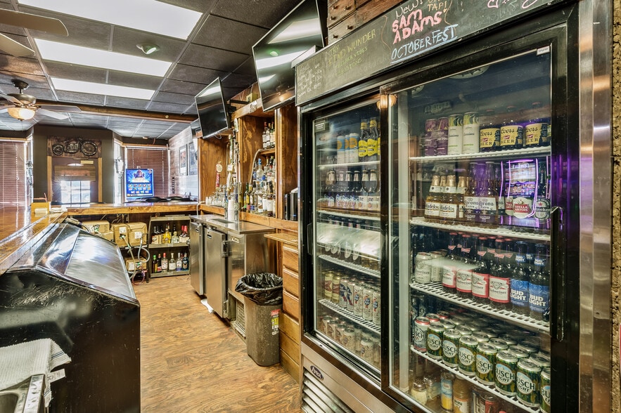 More Photos Of 209 W Main St, Genoa Bar For Sale