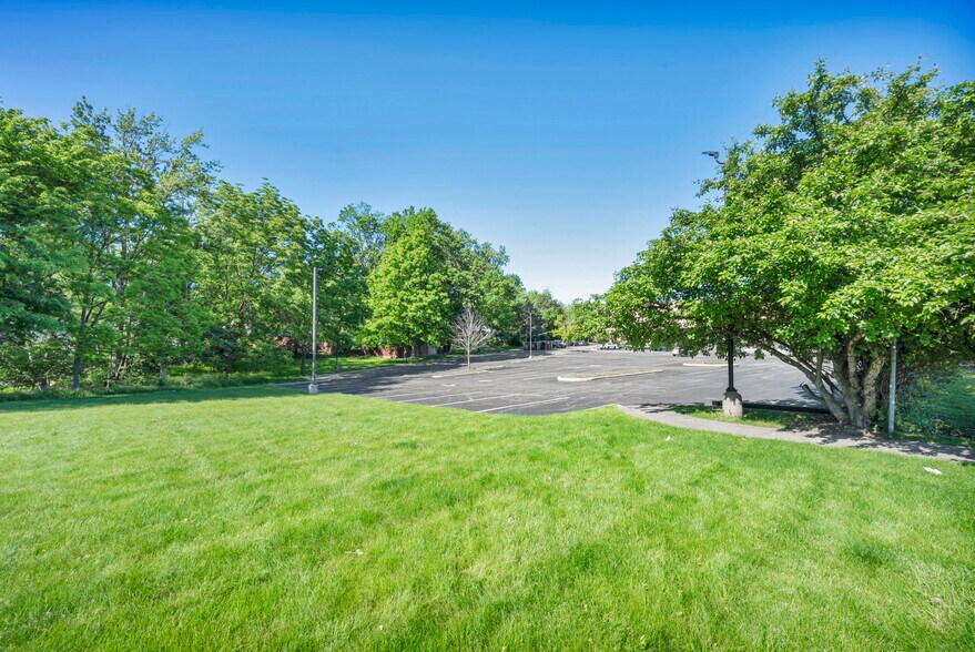 More Photos Of 15715 Libby Rd, Maple Heights General Retail For Sale