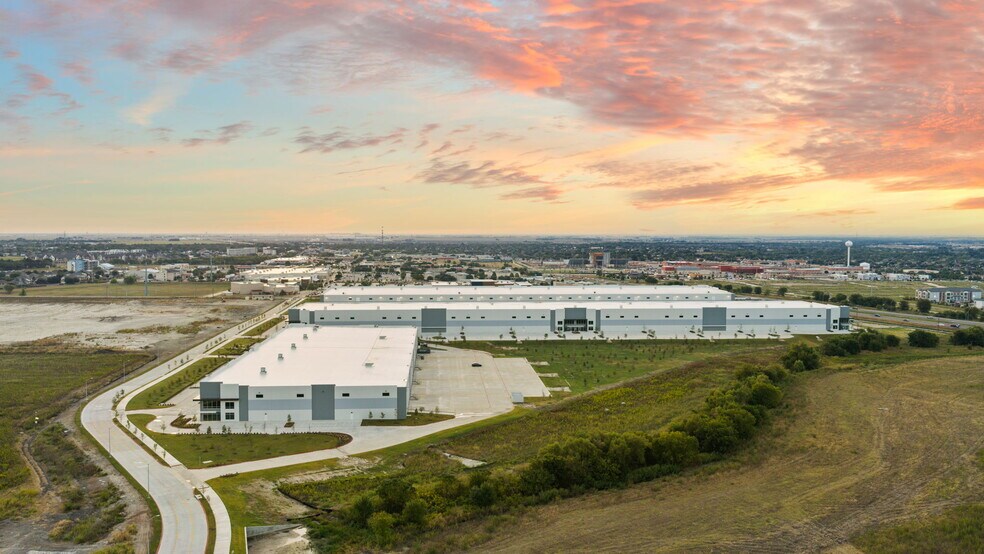 More Photos Of Hwy 130 @ Hwy 79, Hutto Distribution For Sale
