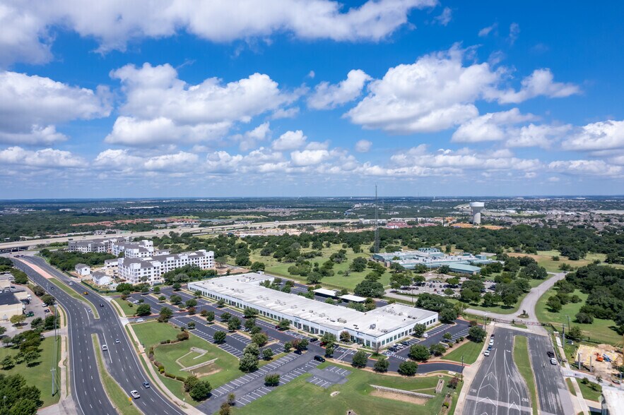 More Photos Of 11200 Lakeline Blvd, Austin Office For Lease