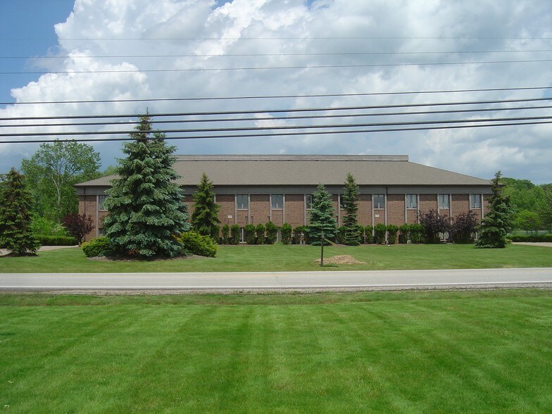 More Photos Of 30505 Bainbridge Rd, Solon Office For Lease