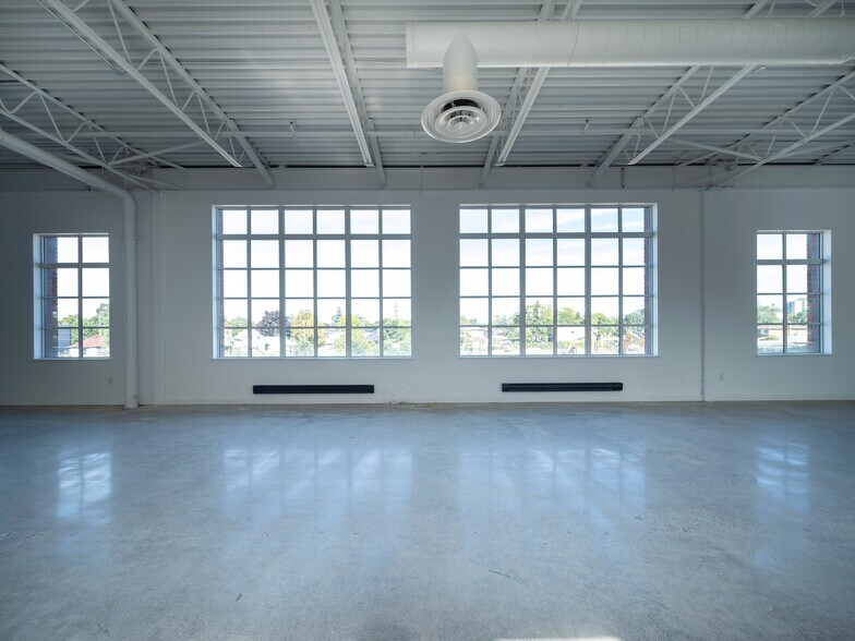 More Photos Of 2650 St Clair Av W, Toronto Freestanding For Sale