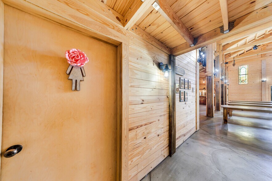 More Photos Of 19050 SW 194th Ave, Miami Lodge Meeting Hall For Sale