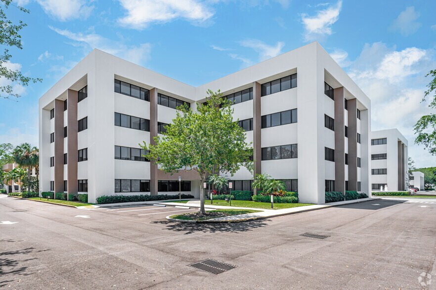 More Photos Of 1900 NW Corporate Blvd, Boca Raton Unknown For Lease