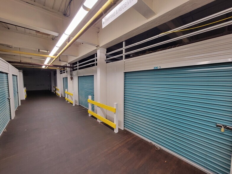 More Photos Of 100 Pleasant St, Dracut Self Storage For Lease