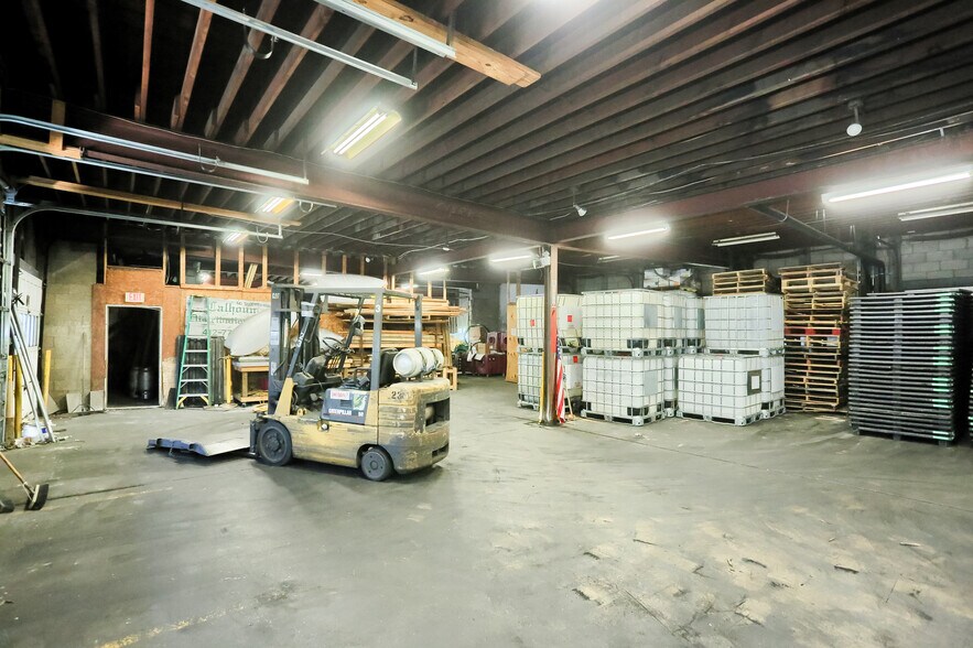 More Photos Of 98 Sproul St, McKees Rocks Truck Terminal For Sale