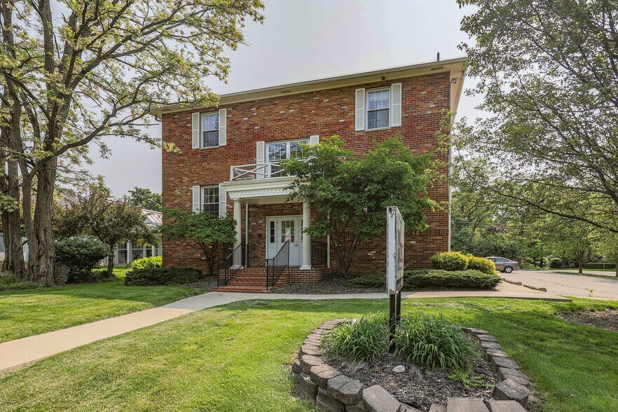 More Photos Of 5830 N High St, Worthington Office For Lease