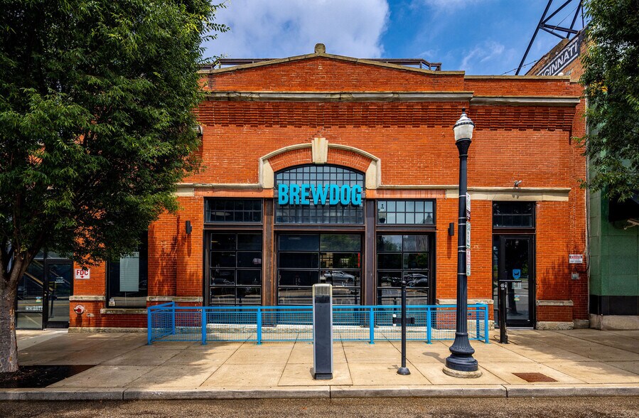 Primary Photo Of 316-320 Reading Rd, Cincinnati General Retail For Lease