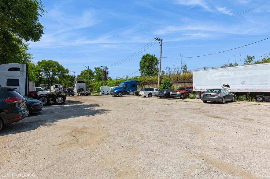 More Photos Of 5144 W Lake St, Chicago Land For Lease