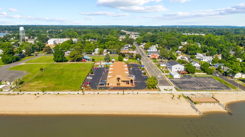 More Photos Of 30 Colonial Ave, Colonial Beach Hotel For Sale