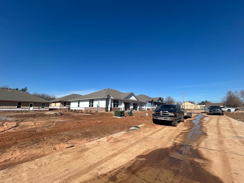 More Photos Of 615 W Moore St, Enid Multifamily For Sale