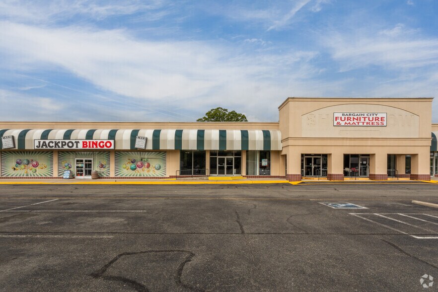 More Photos Of 5206-5246 Chamberlayne Rd, Richmond Unknown For Lease