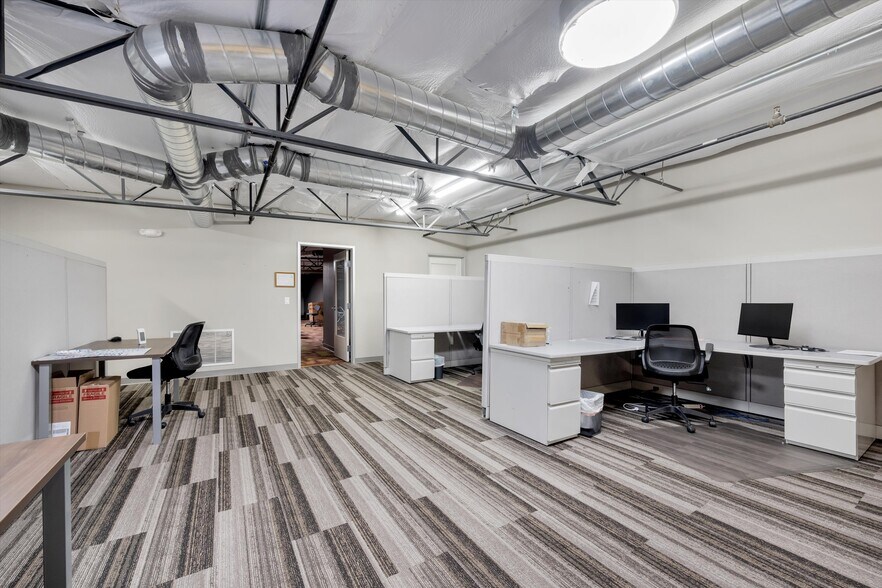 More Photos Of 2645 W Cheyenne Ave, North Las Vegas Flex For Sale